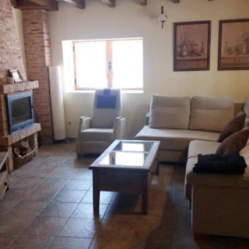 Espaciosa y acogedora zona de estar en El Tinao de La Hiruela