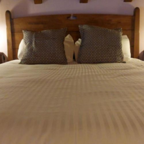 Habitación principal acogedora y luminosa en El Tinao de La Hiruela